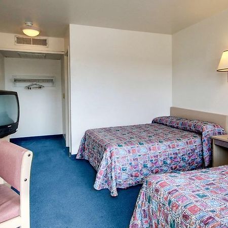 Motel 6 Des Moines South - Airport Esterno foto