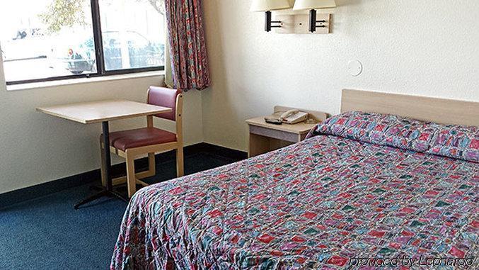 Motel 6 Des Moines South - Airport Esterno foto