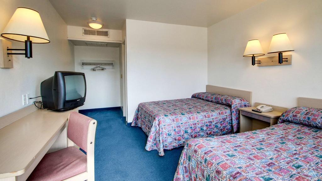 Motel 6 Des Moines South - Airport Esterno foto