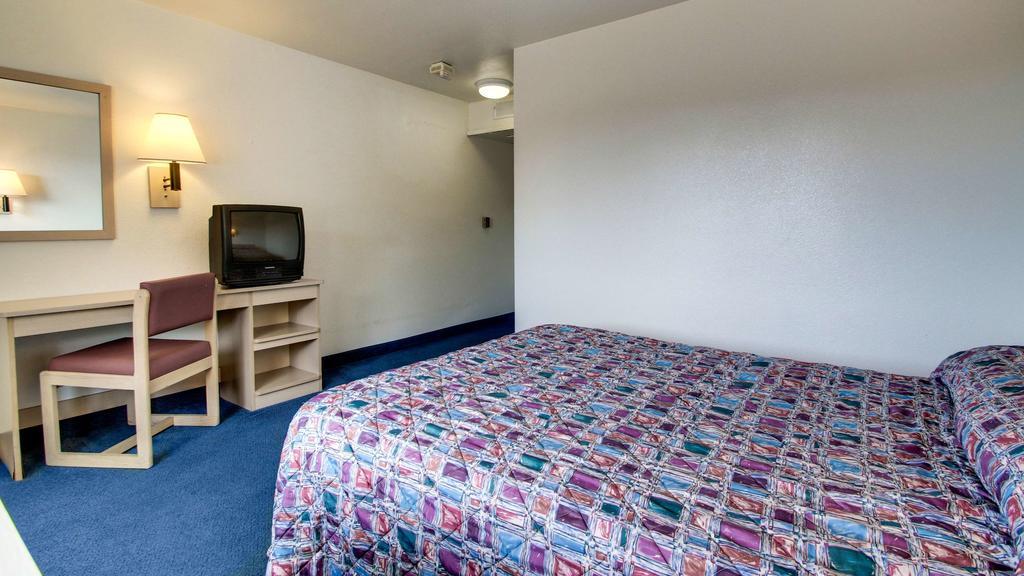 Motel 6 Des Moines South - Airport Esterno foto