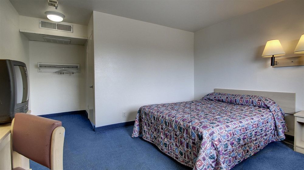 Motel 6 Des Moines South - Airport Esterno foto