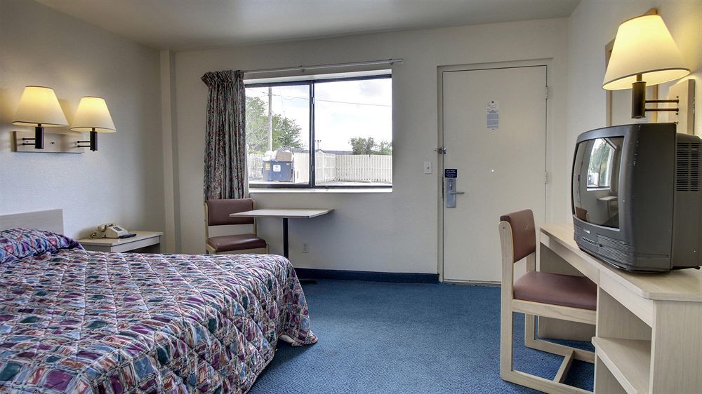 Motel 6 Des Moines South - Airport Esterno foto
