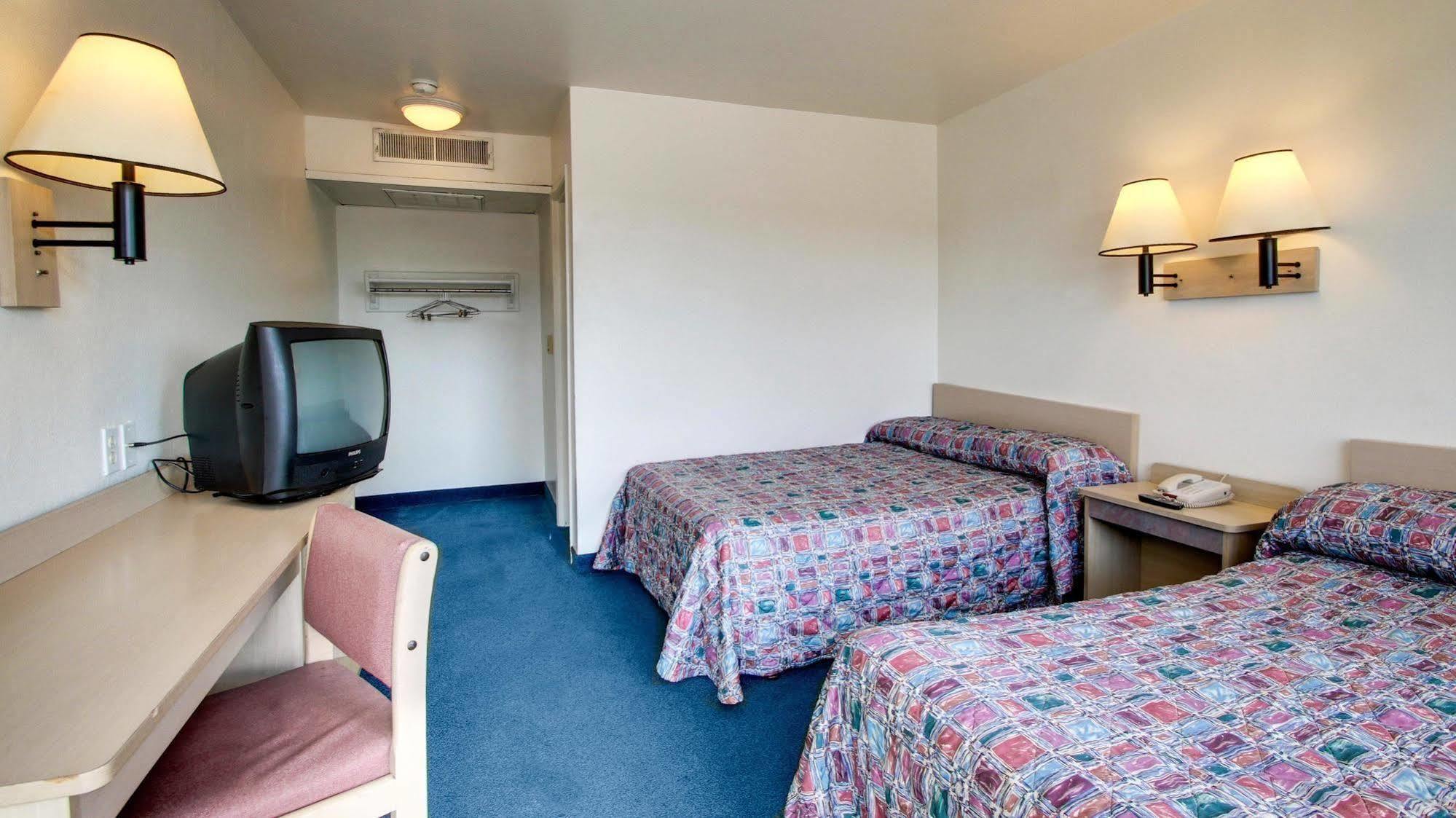 Motel 6 Des Moines South - Airport Esterno foto