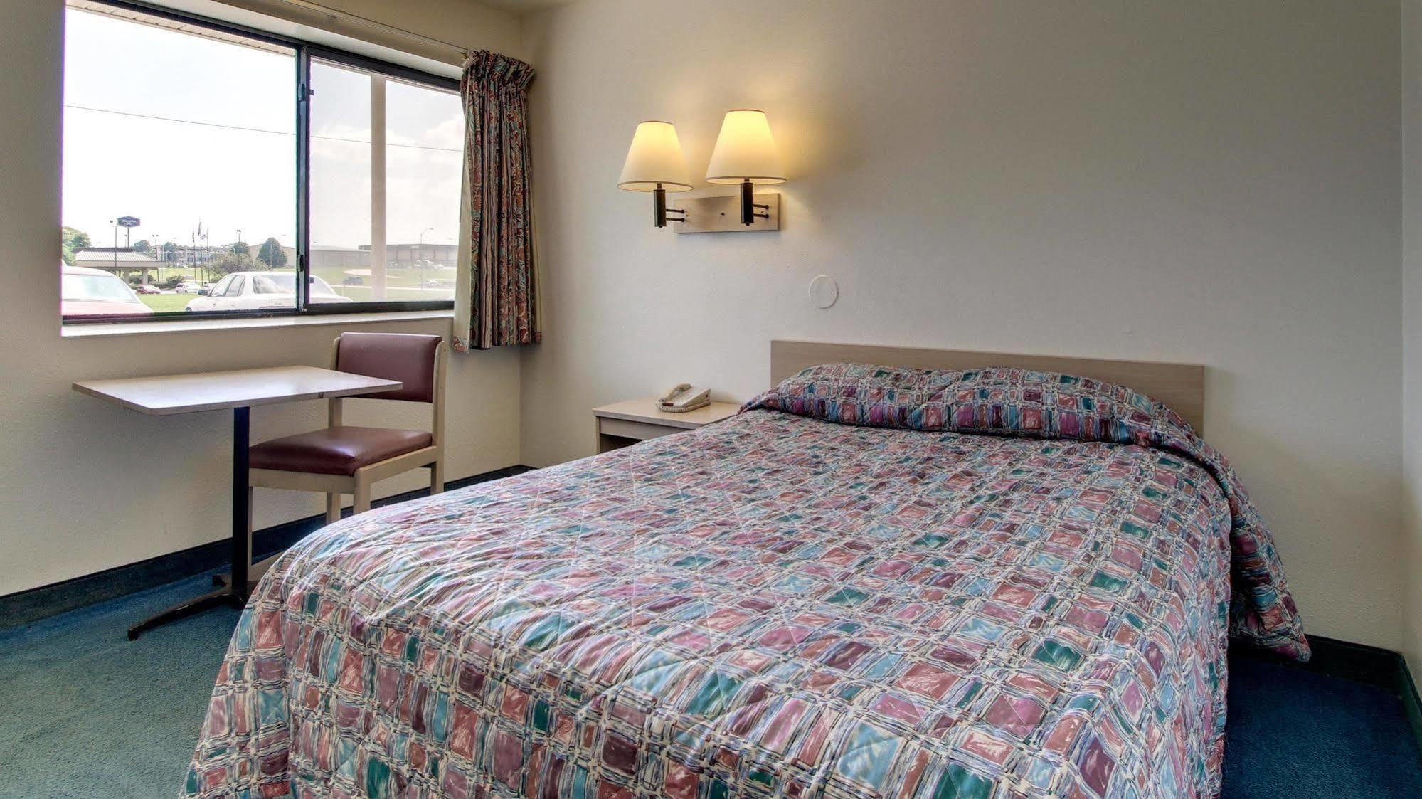 Motel 6 Des Moines South - Airport Esterno foto