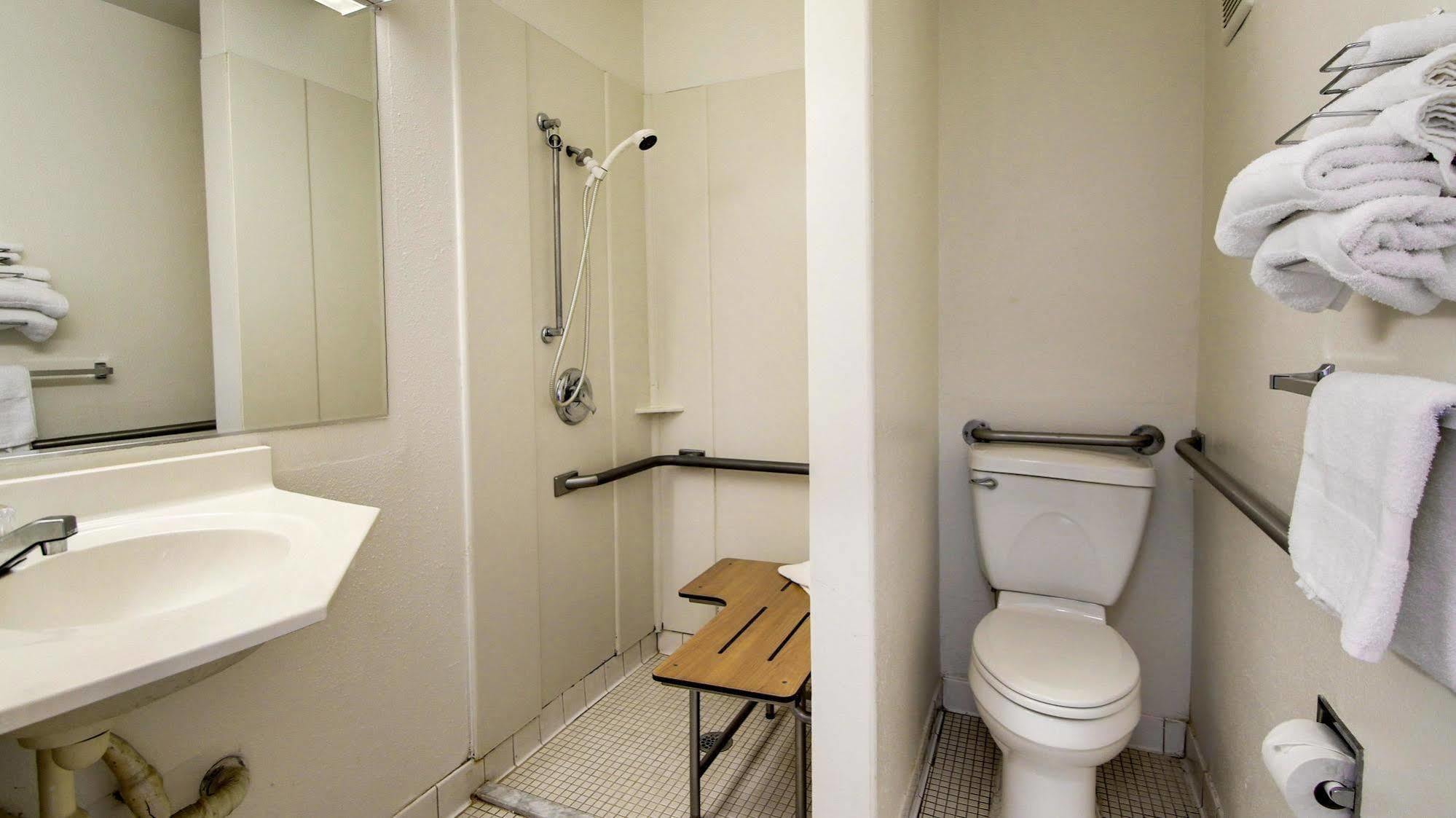 Motel 6 Des Moines South - Airport Esterno foto