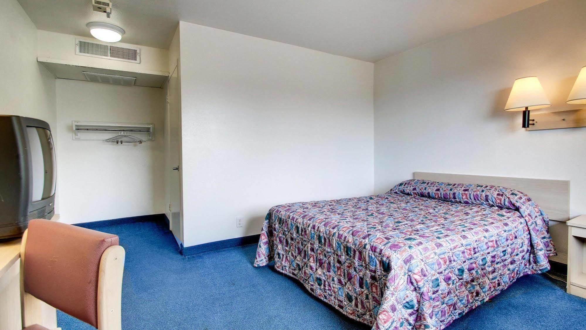Motel 6 Des Moines South - Airport Esterno foto