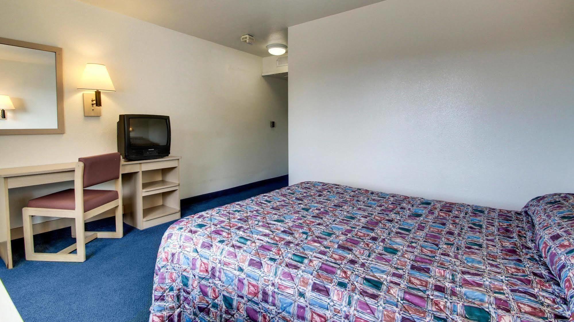 Motel 6 Des Moines South - Airport Esterno foto