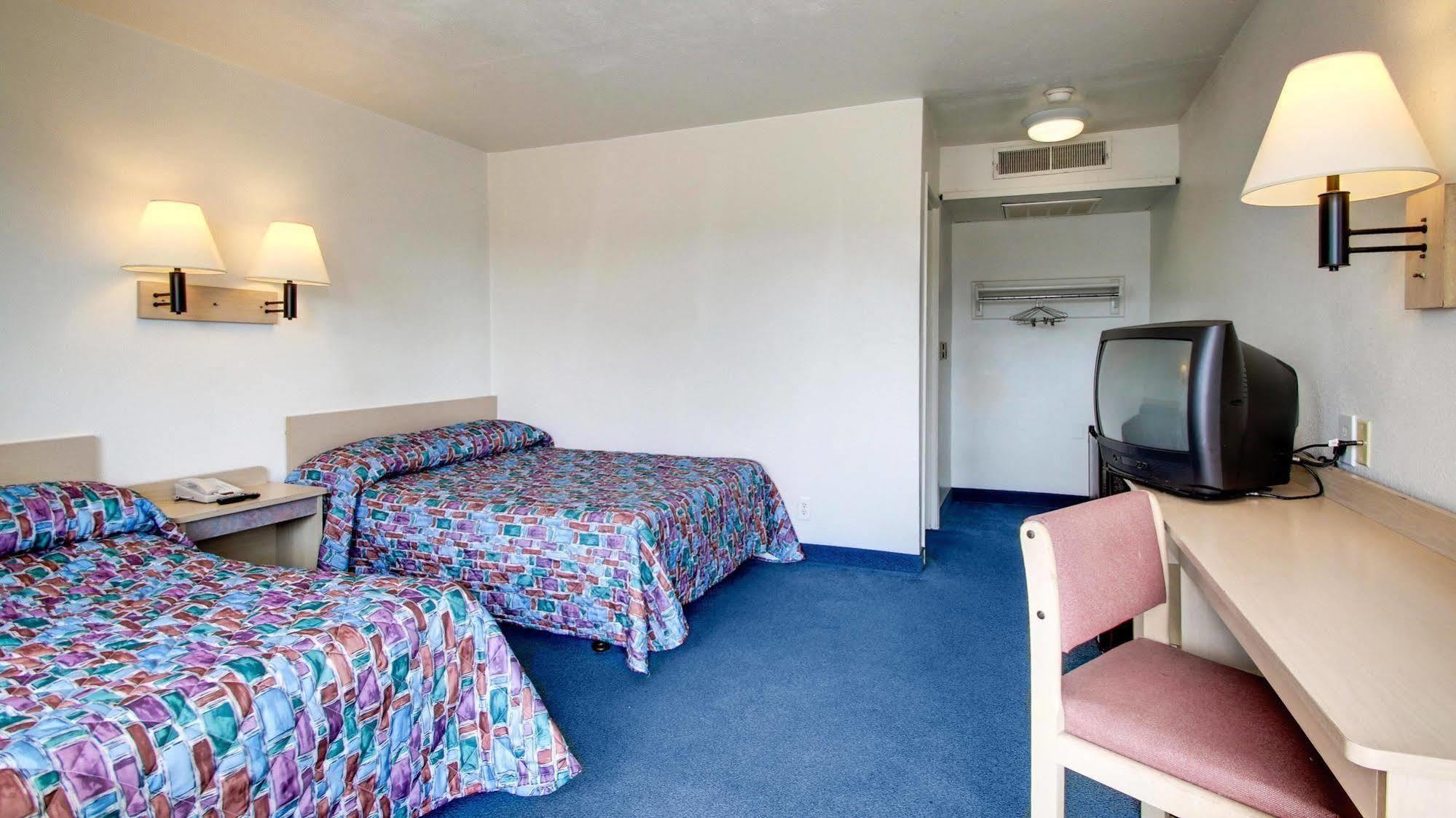 Motel 6 Des Moines South - Airport Esterno foto