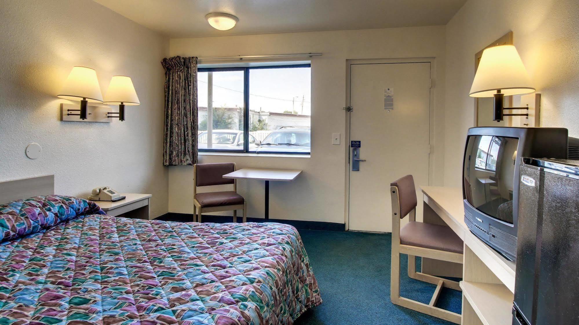 Motel 6 Des Moines South - Airport Esterno foto